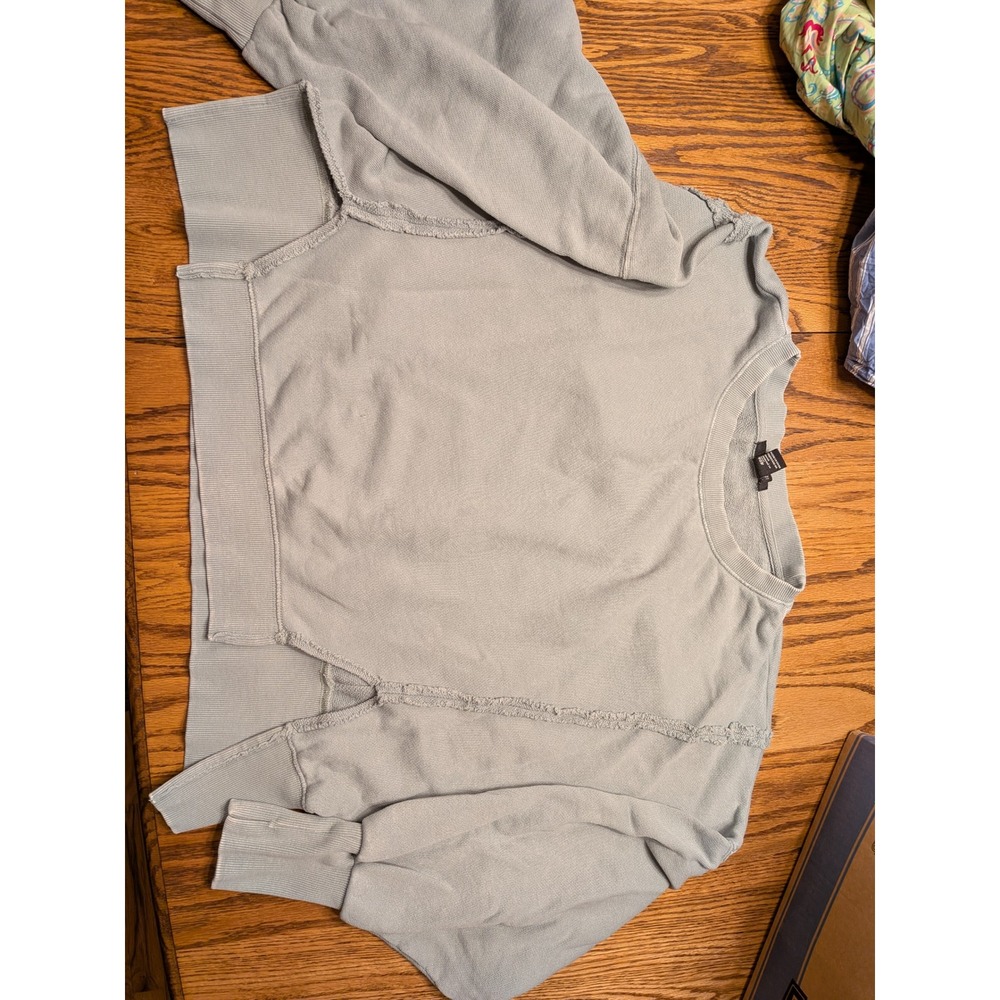 Forever 21 Womens‎ Sage Green Raw Edge Exposed Seam Crewneck Sweatshirt Medium